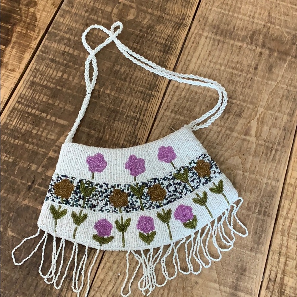 *3 for $20*/vintage Beaded flowered clutch